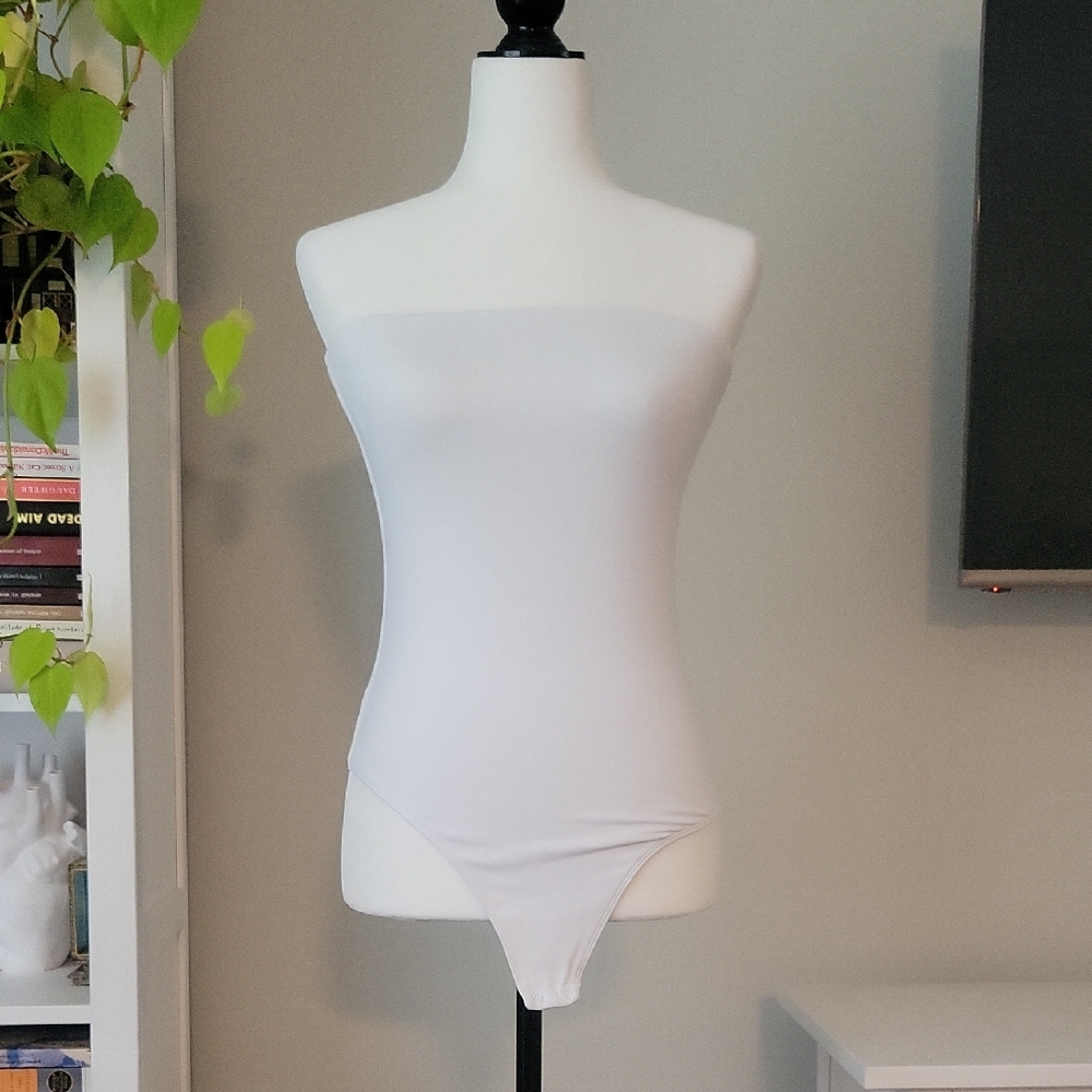 Babaton Cream Strapless Bodysuit